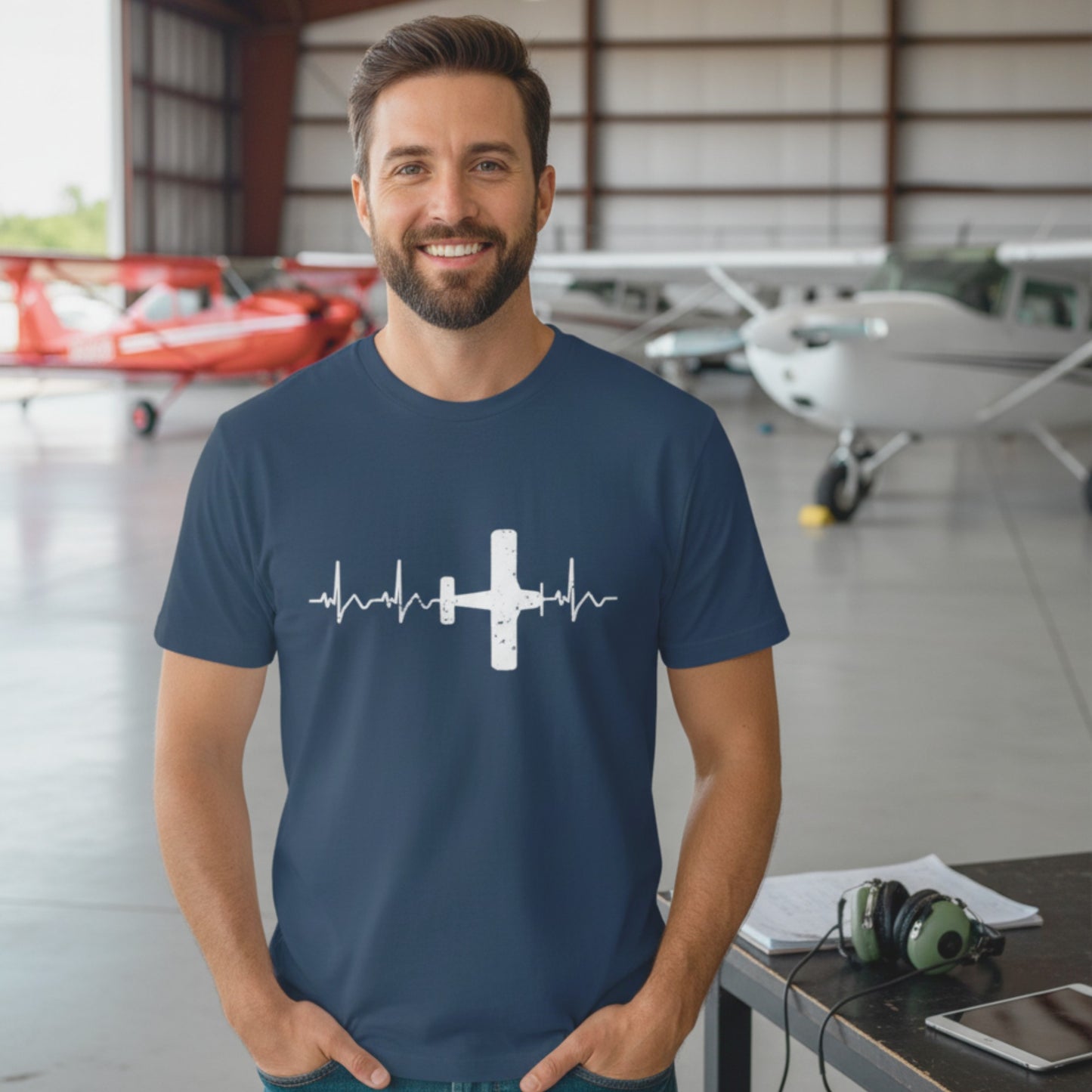 Herzschlag EKG-Kurve Unisex T-Shirt mit Flugzeug "Piper" - Zeig deine Leidenschaft für die Luftfahrt